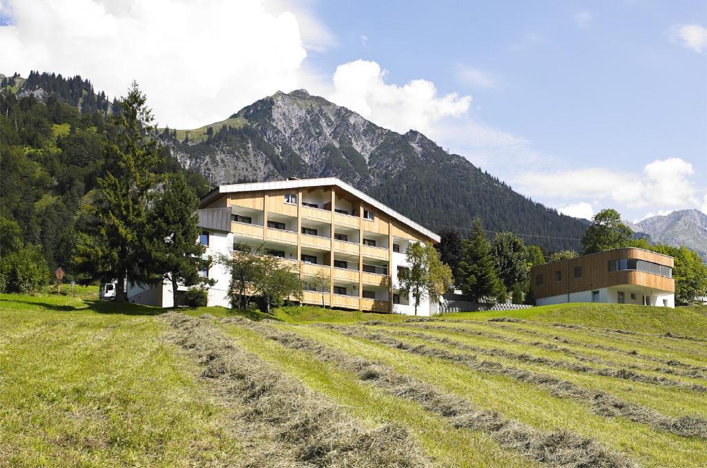 Hotel Sonnblick Wald am Arlberg Eksteriør billede