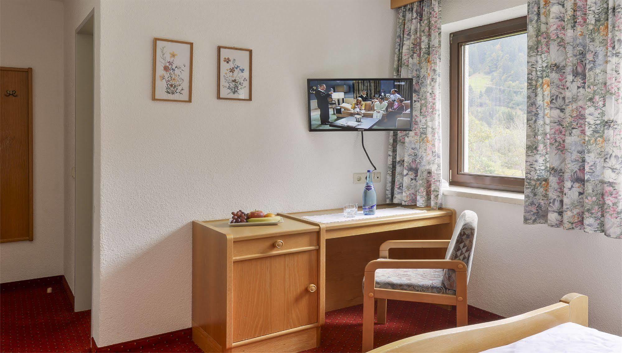 Hotel Sonnblick Wald am Arlberg Eksteriør billede